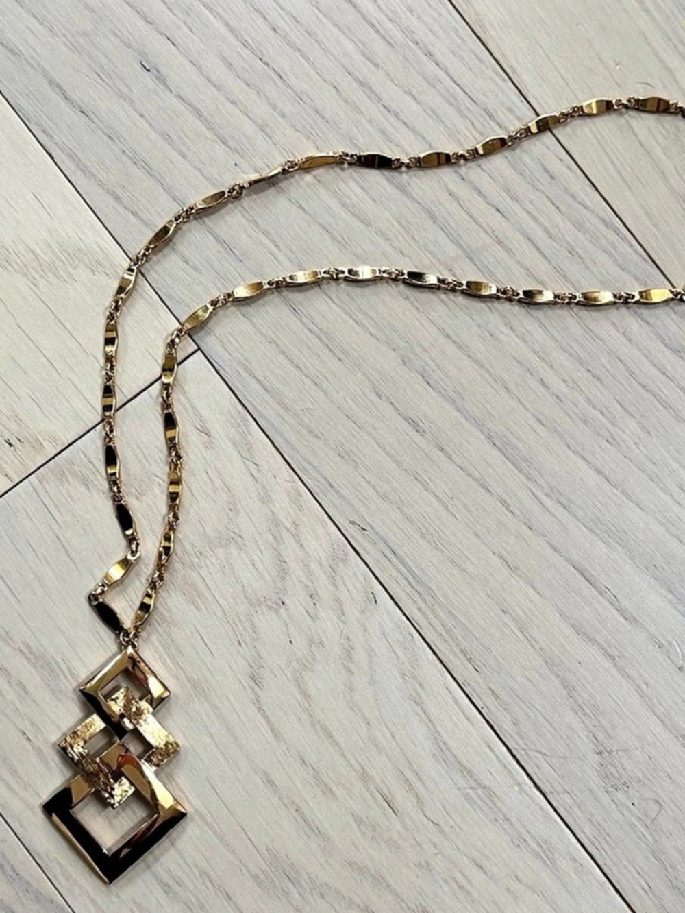 Monet Vintage Interlocking Square Pendant Necklace Like New